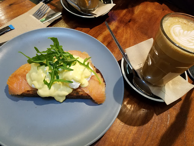 Comentarii opinii despre Metropole Cafe