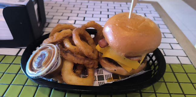 BMX Burgers - Hospitality and gastronomy