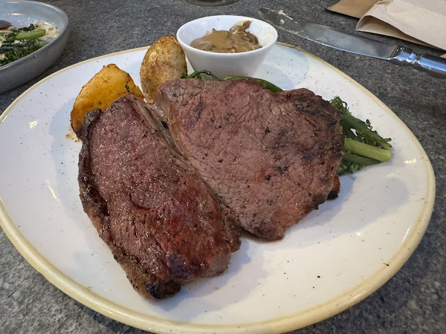 3 Oracle Bvd, Broadbeach QLD 4218