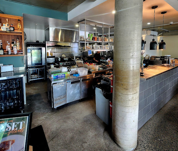 1 Pyne St, Edge Hill QLD 4870