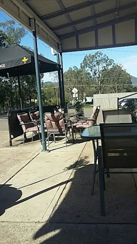 Opinii despre Ling’s Cafe & Store în Ellalong - Hospitality and gastronomy