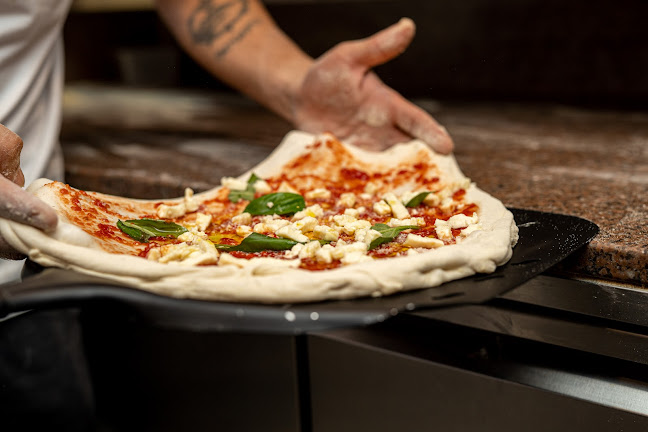 2/48 Aerodrome Rd, Maroochydore QLD 4558