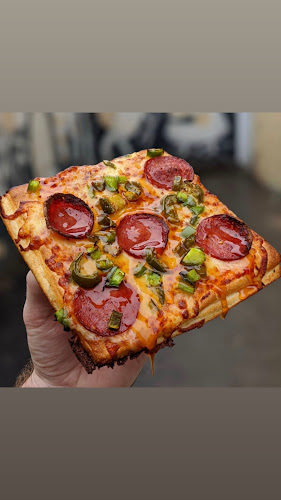 Comentarii opinii despre Sliced Detroit Pizza