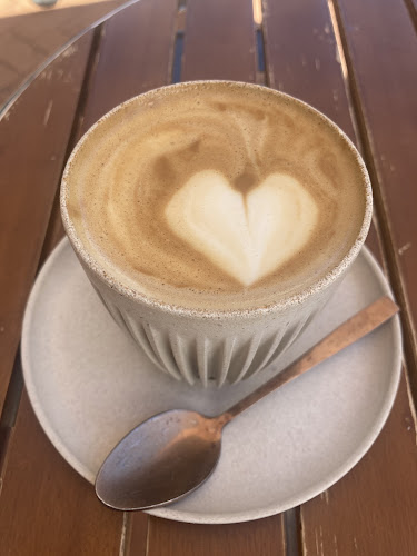 Smoke On The Water Coffeeshop - Ettalong Beach