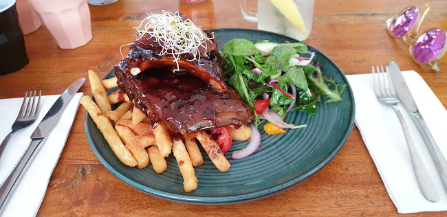 Comentarii opinii despre The Partisan