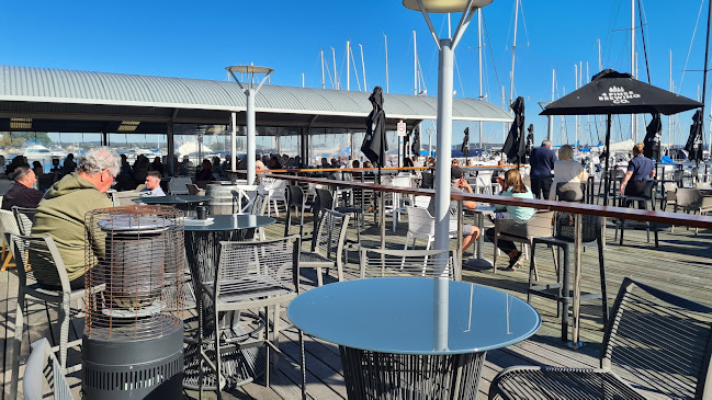 Crusoe's on the Lake