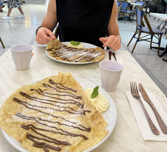 Central Shopping Centre, 1/21 McLeod St, Cairns City QLD 4870