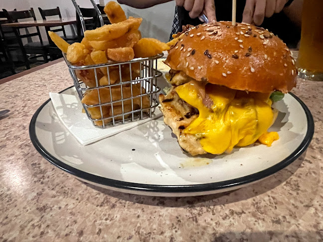 Comentarii opinii despre The Old Town 'N' Country Tavern