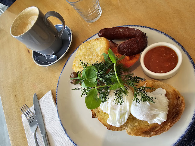 Albert & Co - Lakes Entrance