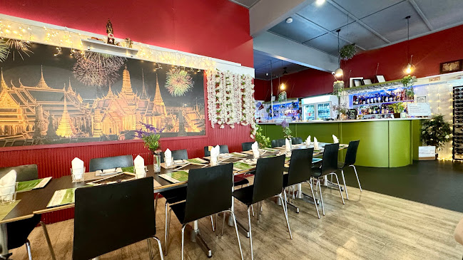 Opinii despre Ban Thai Bar and Restaurant în Gladstone Central - Hospitality and gastronomy
