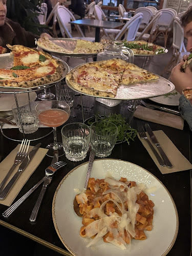 Rhonda's Bar & Restaurant - Hospitality and gastronomy