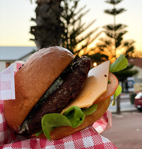 Comentarii opinii despre Buns Out Burgers