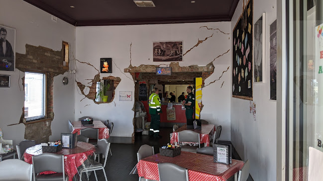 Mel's snack bar and cafe