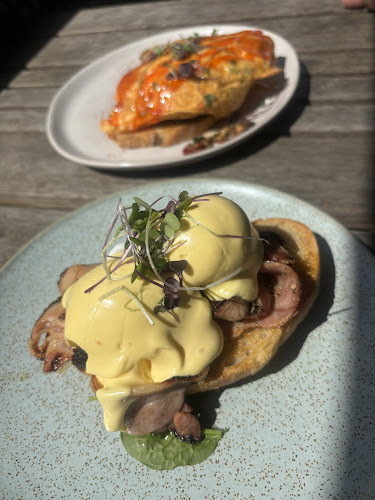 King Of The Castle Cafe - Hospitality and gastronomy