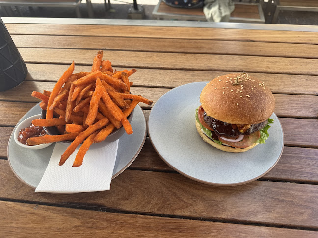 Comentarii opinii despre Jack Greene Bar