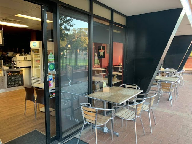 Comentarii opinii despre Cafe Four