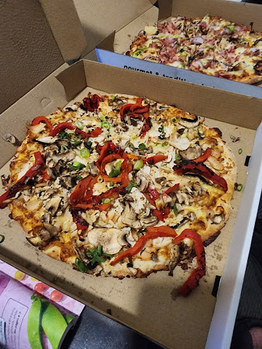 9 Mitchell Dr, Greenhills NSW 2320