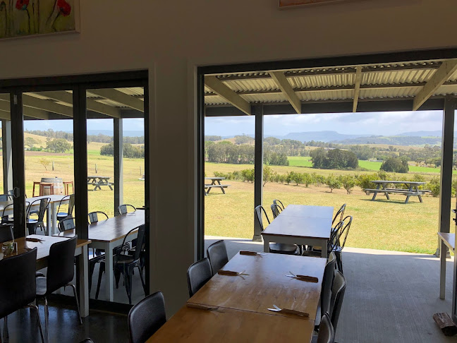 Mountain Ridge Wines Restaurant & Cellar Door - Hospitality and gastronomy