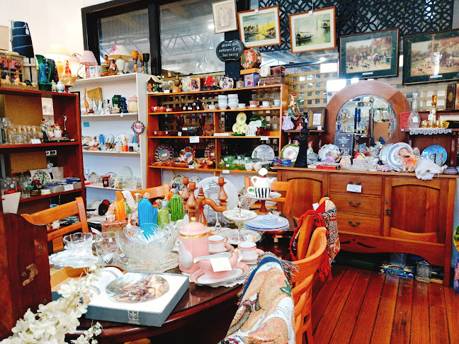 Penguin Undercover Market - Hospitality and gastronomy