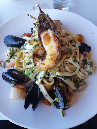 THE FISH EMPORIUM - Surfers Paradise