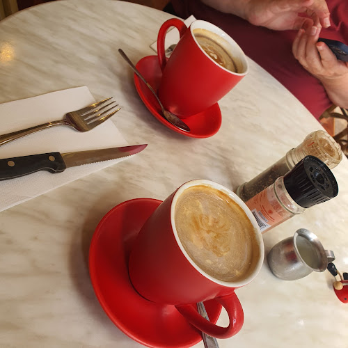 Comentarii opinii despre Poets Cafe