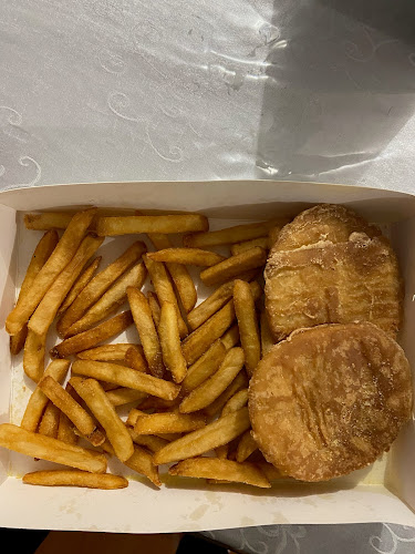 Wyndham Reef Fish - Chips - Burgers - Hospitality and gastronomy