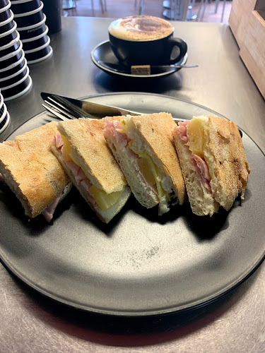 Opinii despre Cafe Four în Albion Park - Hospitality and gastronomy