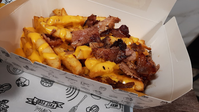 Mad Burger West End - Hospitality and gastronomy