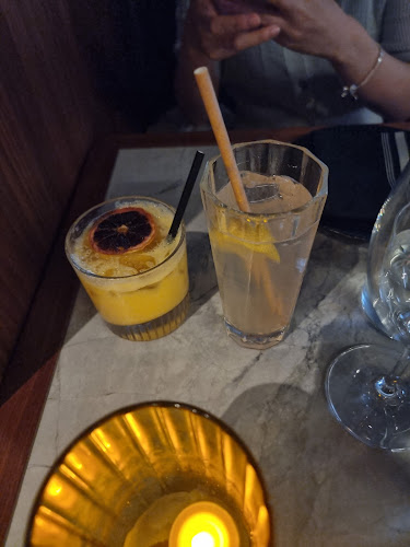 Comentarii opinii despre ESQ Bar + Dining