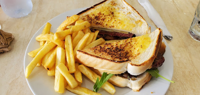 Montmartre By The Sea - Surfers Paradise