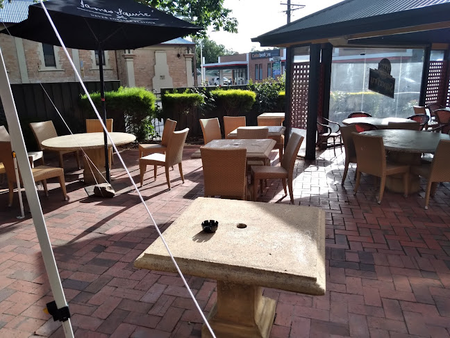 The Woodside Hotel - Adelaide