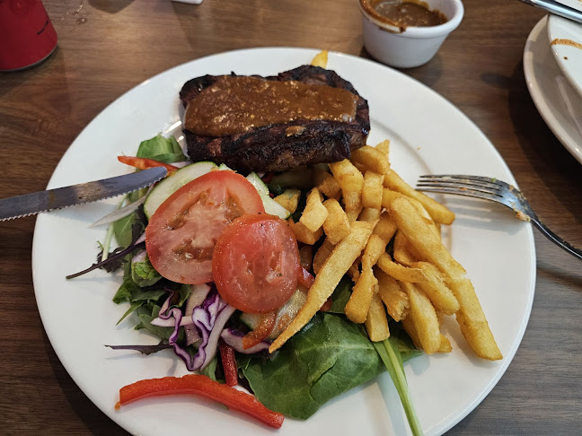 Comentarii opinii despre The Avenues Tavern - Av Tav