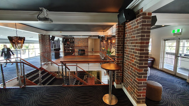 North Wollongong Hotel - Hospitality and gastronomy