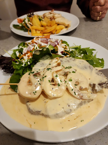 Mia Restaurant- Western and Asian - Geraldton