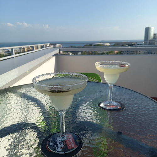 Opinii despre Zen Rooftop Bar în Darwin City - Hospitality and gastronomy
