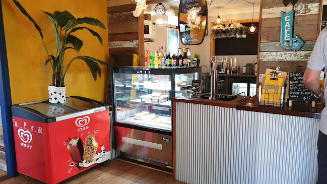 Savour This Eatery - Highfields