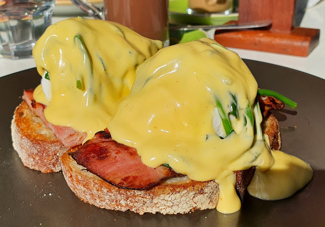 Zamia Cafe - Hospitality and gastronomy