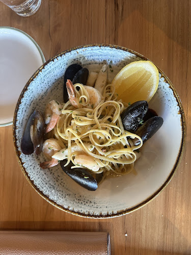 Regatta Hotel - Hospitality and gastronomy