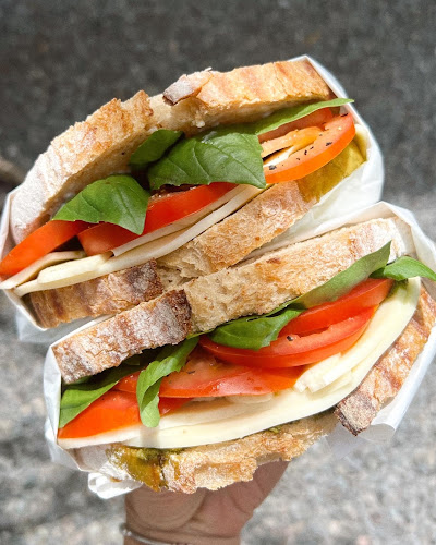 Opinii despre Local Social Cafe în Forest Glen - Hospitality and gastronomy