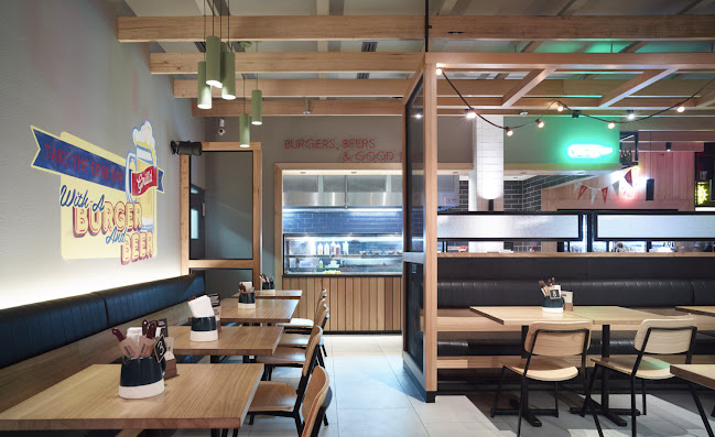 Grill'd Burgers - Pacific Fair - Hospitality and gastronomy