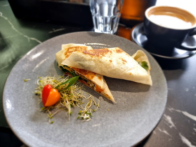 Darling West Cafe Geelong - Hospitality and gastronomy