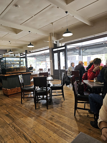 Brewsters Foodstore & Cafe - Garfield