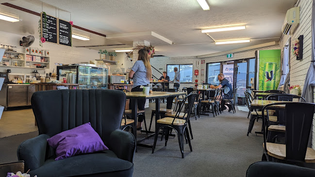 Breakaway Cafe - Hospitality and gastronomy