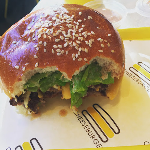 Comentarii opinii despre Cheeseburger Adelaide