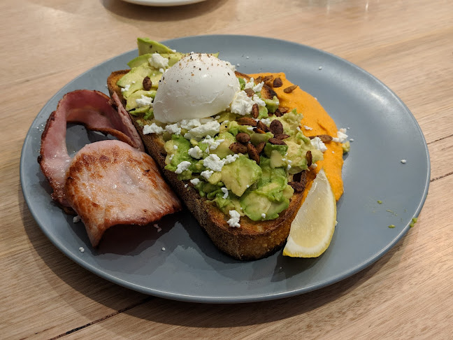 Comentarii opinii despre Stones Throw Cafe