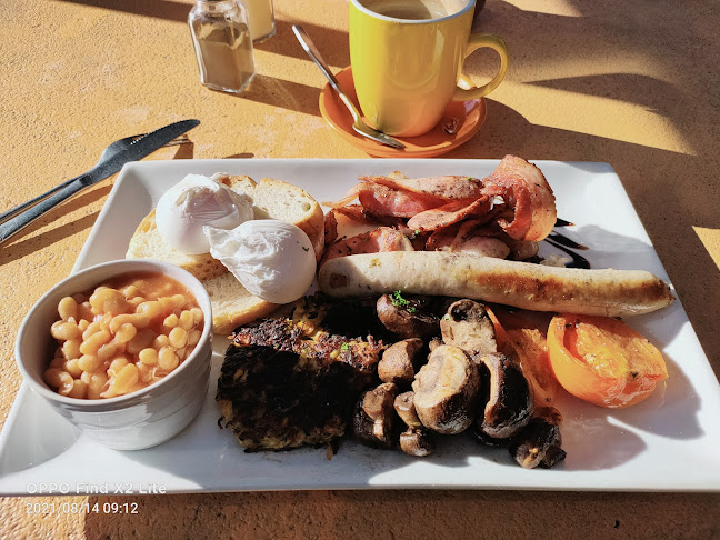 The Golden Fleece Cafe