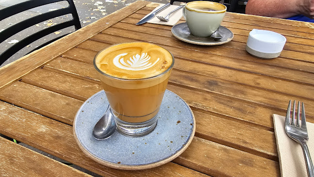 Round Bird Food & Wine Merchants - Hospitality and gastronomy