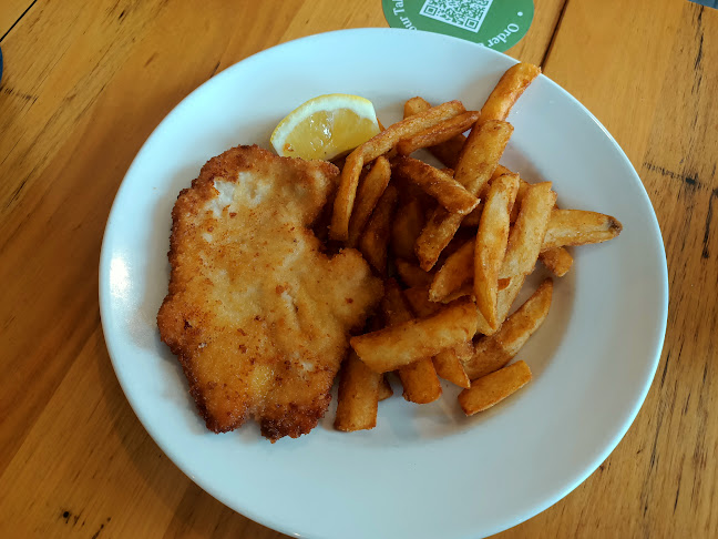 Schnitz Wagga Wagga - Hospitality and gastronomy