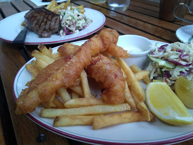 Opinii despre Half Moon în Brighton - Hospitality and gastronomy