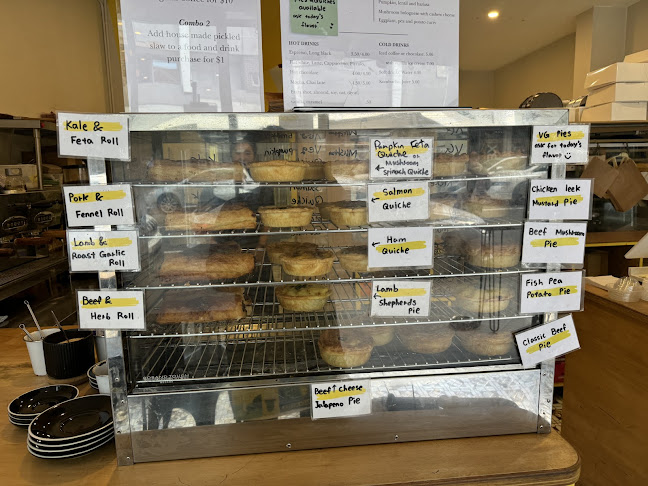 Comentarii opinii despre Miss Lilly’s - Bakery Café